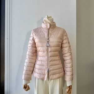 (New) Moncler Light Pink Igelle Short
Down Jacket